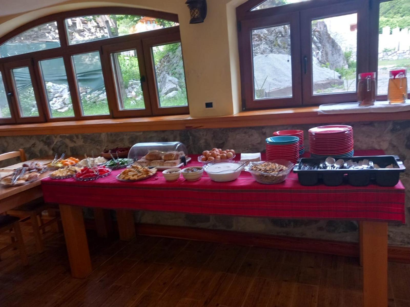 Hostel Valbona Exteriör bild
